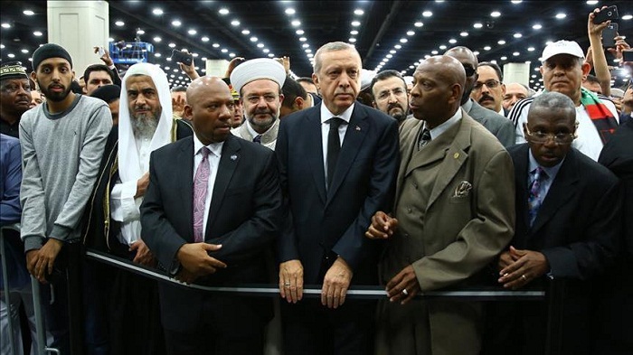 Erdogan rentre en Turquie après avoir rendu hommage à Mohamed Ali